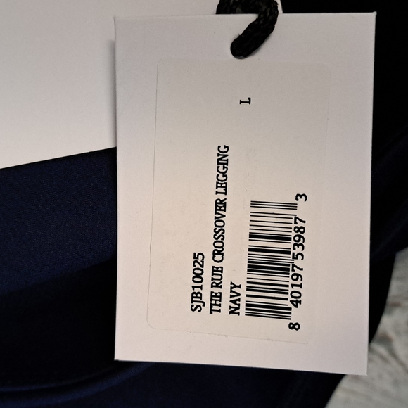 Bandier x Sincerely Jules The Rue Crossover Legging in Navy - Picture 10 of 11